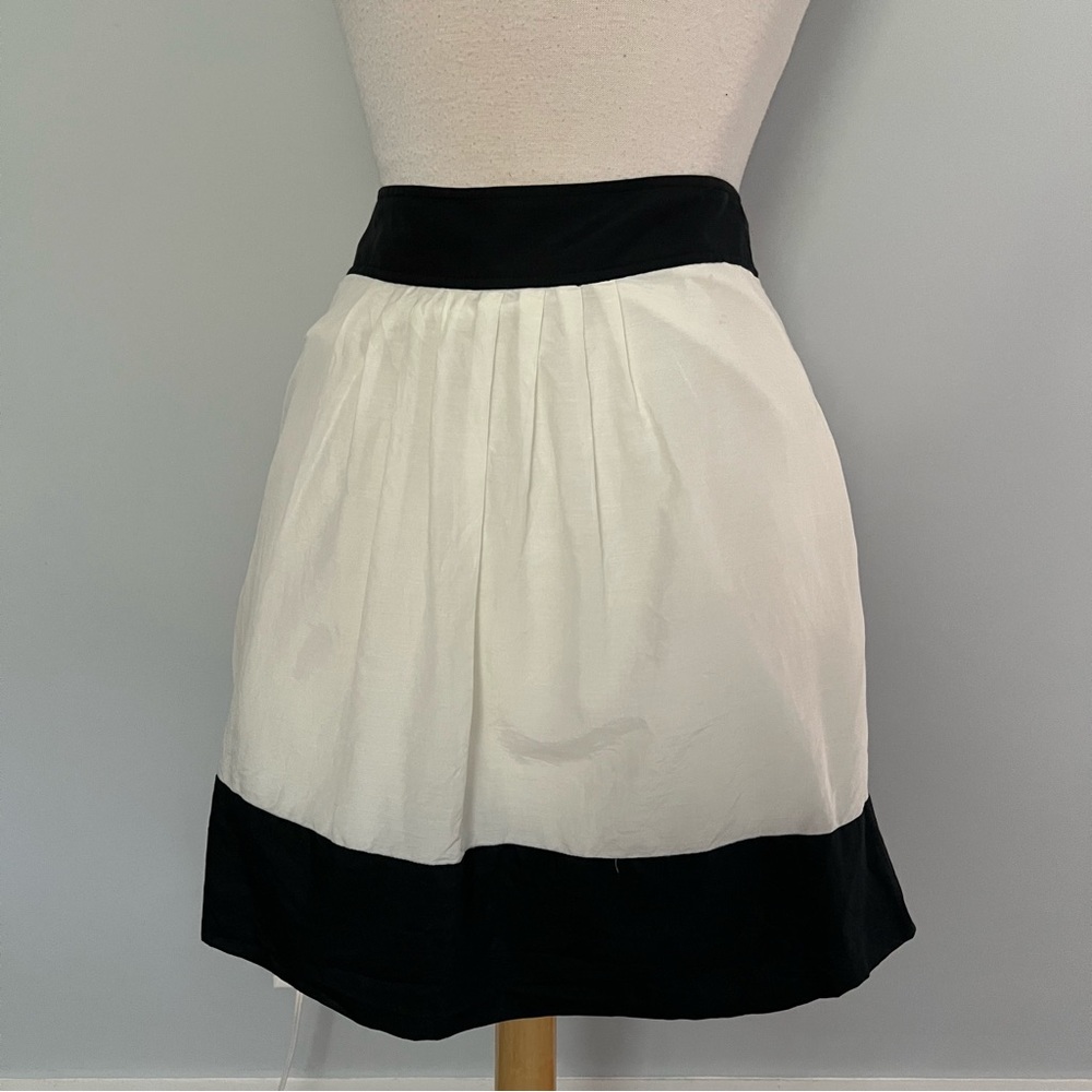 Banana Republic White Black A Line Skirt Size 6 Petite